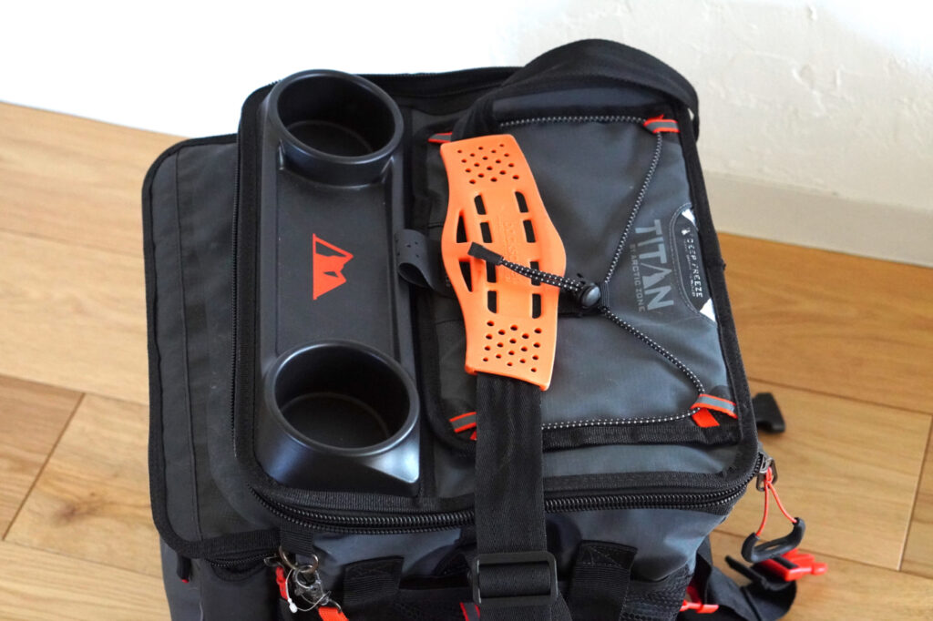 TITANソフトクーラーのショルダーベルトの構造。可搬性を重視した設計