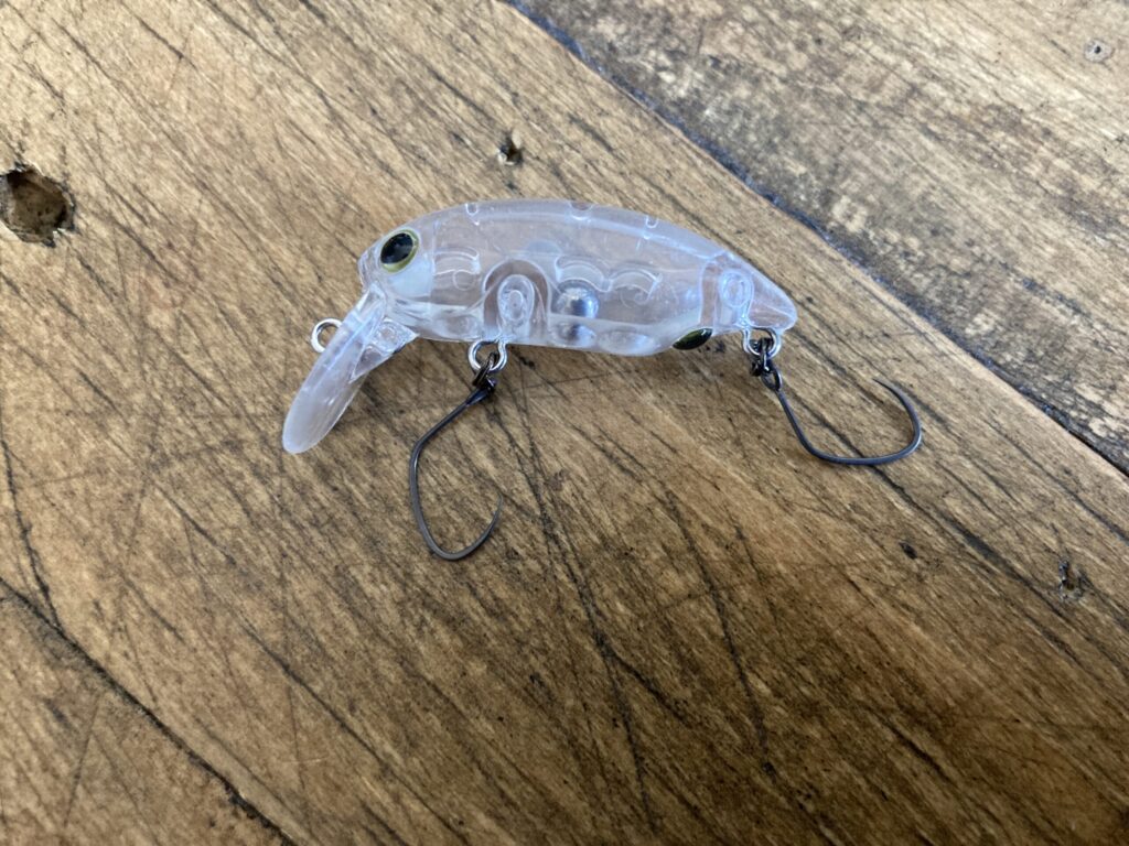 Timon デカミッツドライの外観写真。トップウォーター用の大きめスリムボディで、アピール力と寄せる力が高いルアーの実物画像