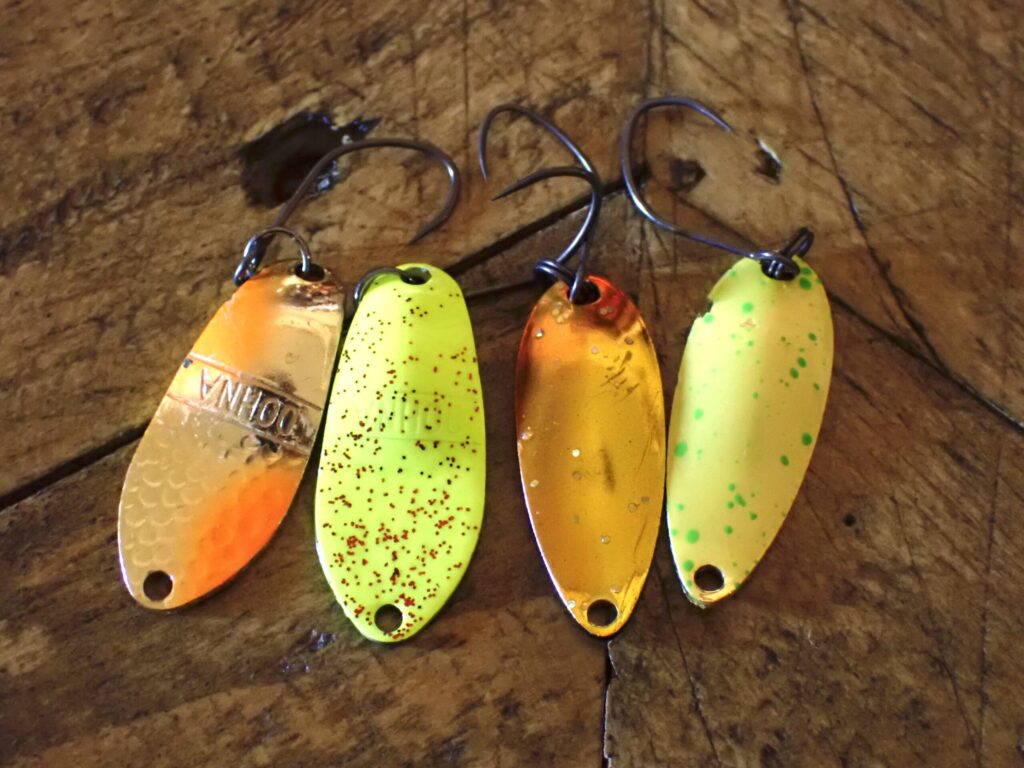 放流用スプーン４枚を並べた写真