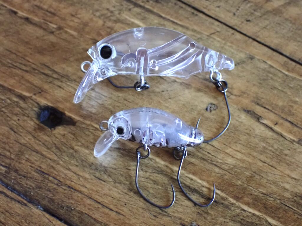 スミス「カディス」本体の外観。24mmの小粒ボディとフローティング仕様がわかる構図