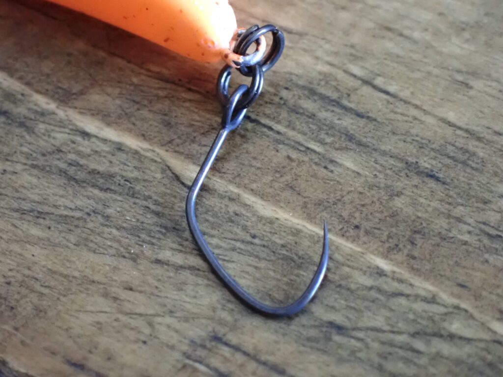 ペピーノにつけているヤリエST #8フックのアップ写真