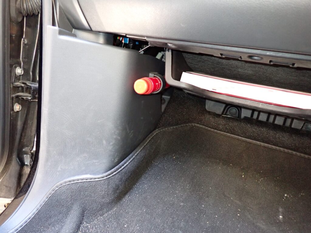 デリカd5の助手席足元カバー全体図の写真