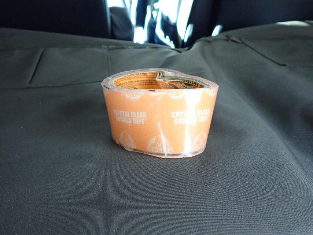 SUP釣りで緊急用に携行しているゴリラテープ（超強力補修テープ）