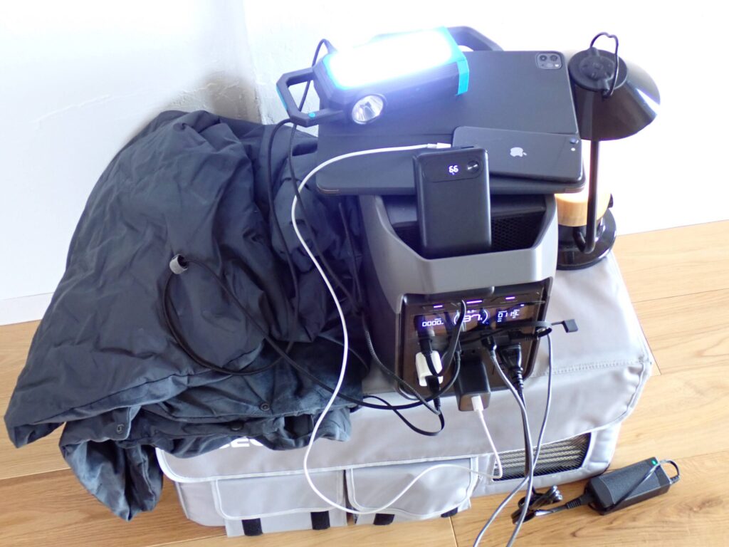 APL20＋スマホ＋iPad＋ランタン＋毛布の同時利用