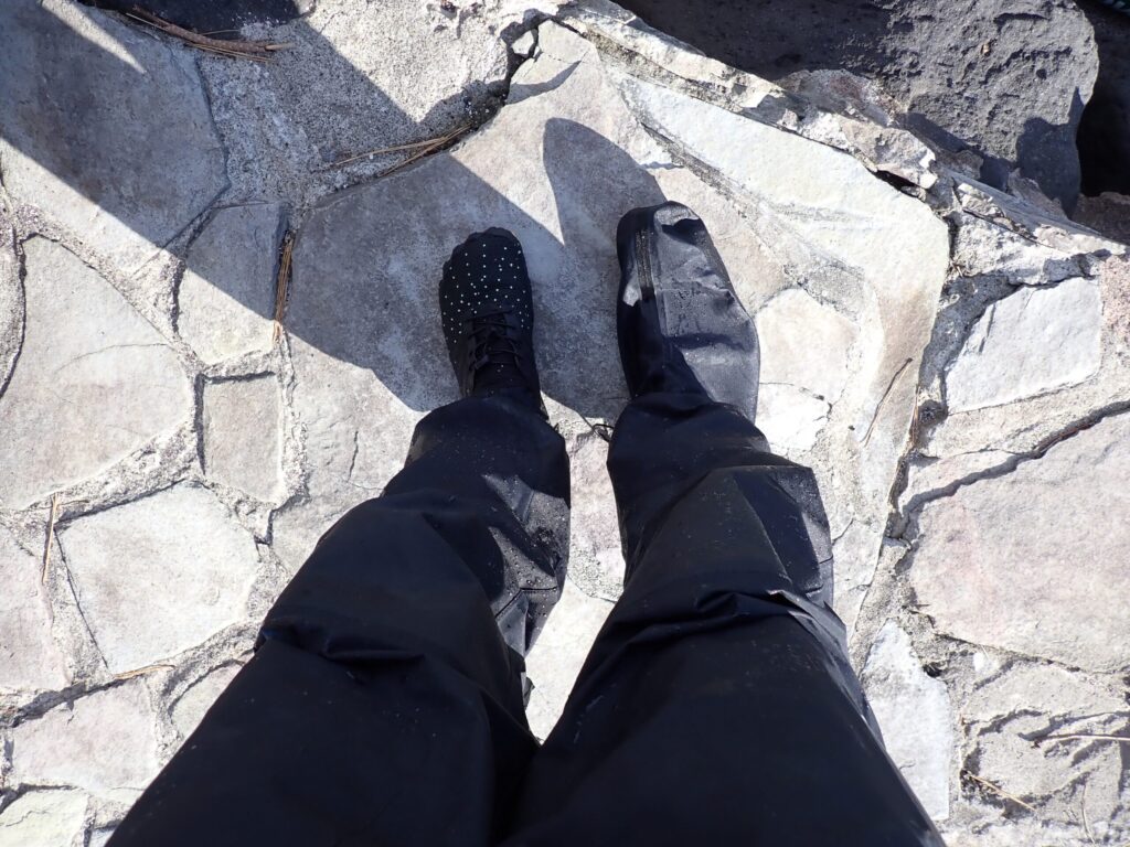 冬SUPでマリンシューズが脱げた足元