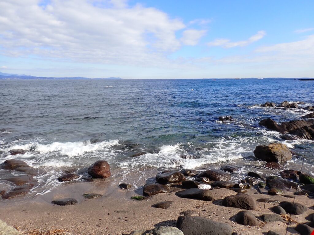 偏光グラスなしで見る磯場のボトム