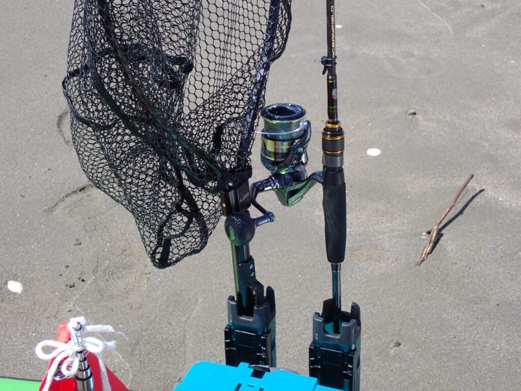 ロッドとリールを積んだSUP釣りのタックル